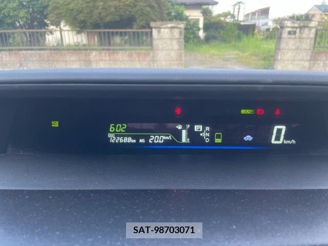 Toyota PRIUS ALPHA 2012-01 366776-5