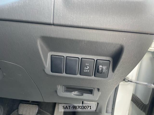 Toyota PRIUS ALPHA 2012-01 366776-4