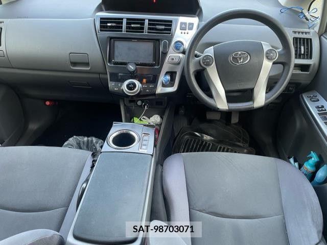 Toyota PRIUS ALPHA 2012-01 366776-1