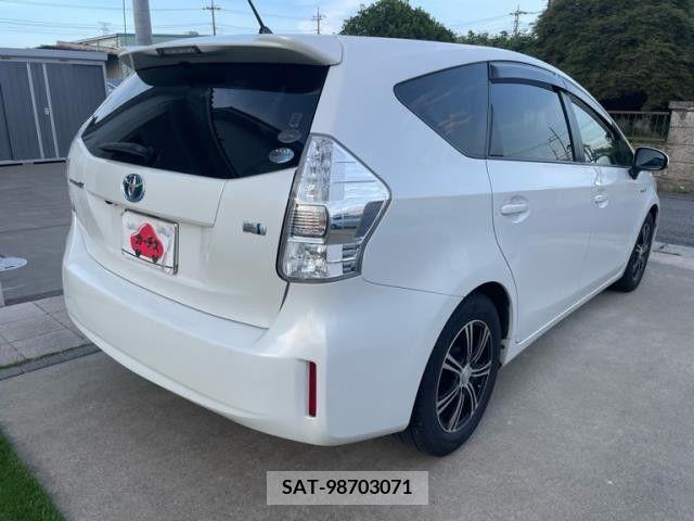 Toyota PRIUS ALPHA 2012-01 366776-2