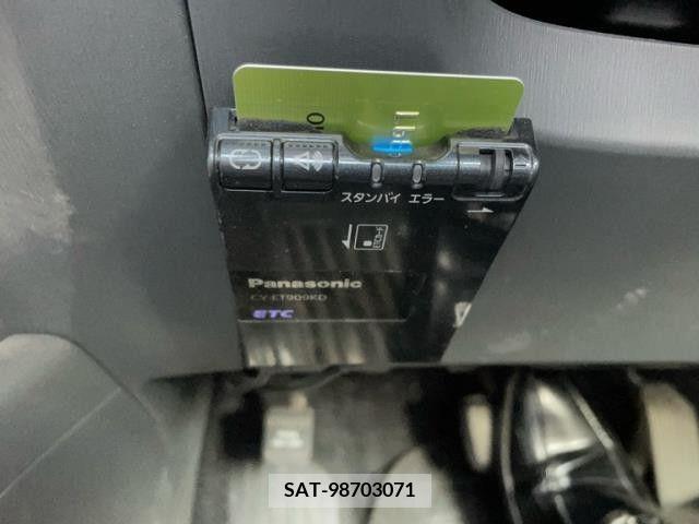 Toyota PRIUS ALPHA 2012-01 366776-8