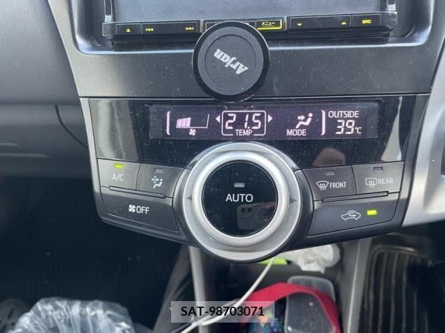 Toyota PRIUS ALPHA 2012-01 366776-6