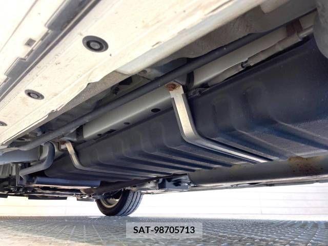 Toyota VELLFIRE 2017-05 369740-19