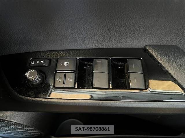 Toyota PRIUS 2019-08 366640-29