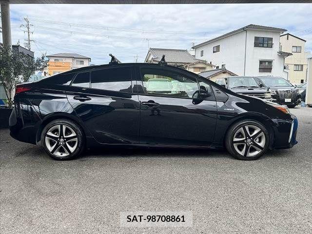 Toyota PRIUS 2019-08 366640-12
