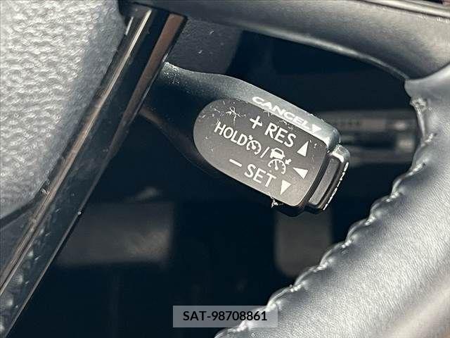 Toyota PRIUS 2019-08 366640-6