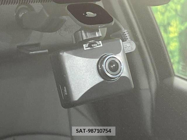 Toyota PRIUS 2016-06 221213-4