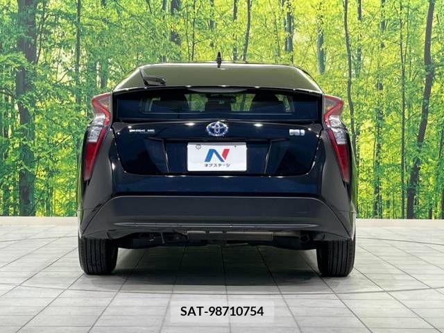 Toyota PRIUS 2016-06 221213-15