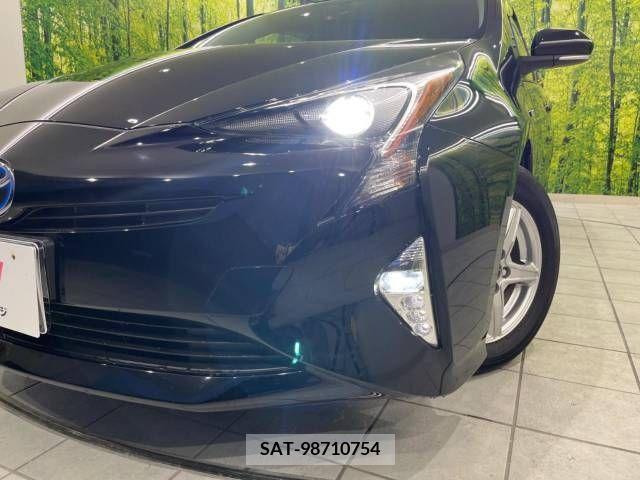 Toyota PRIUS 2016-06 221213-12