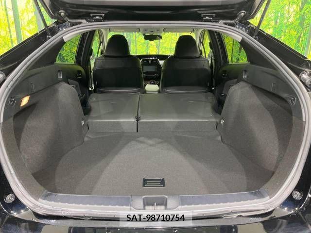 Toyota PRIUS 2016-06 221213-10