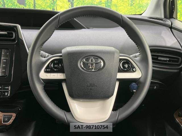 Toyota PRIUS 2016-06 221213-11