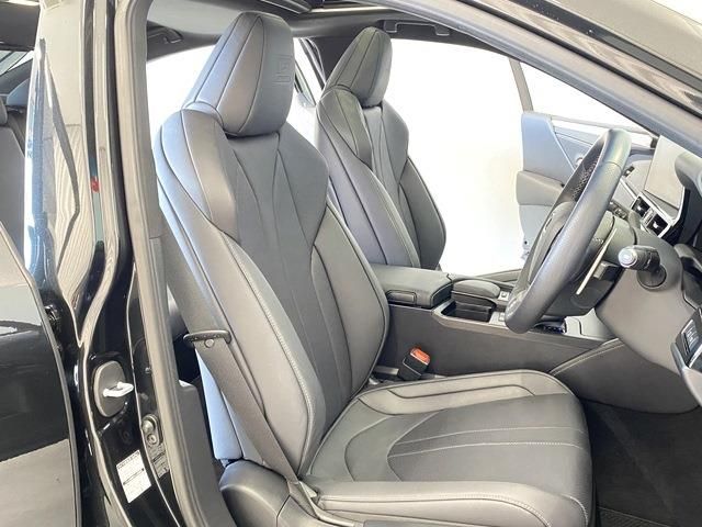Lexus ES 2022-11 7405-10