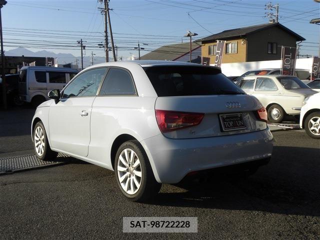 Audi A1 2013-11 253377-5