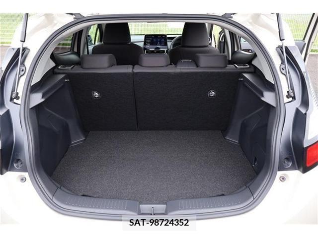 Toyota AQUA 2023-05 331906-27