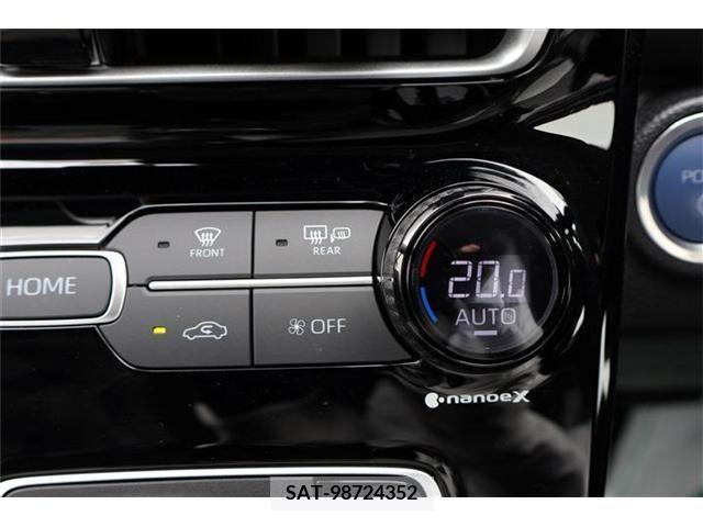 Toyota AQUA 2023-05 331906-18