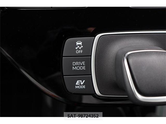 Toyota AQUA 2023-05 331906-17