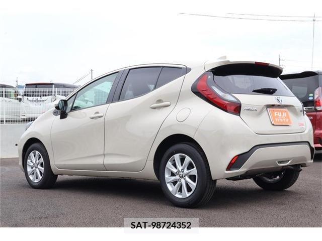 Toyota AQUA 2023-05 331906-1