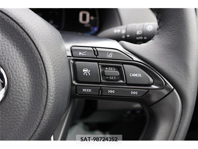 Toyota AQUA 2023-05 331906-13