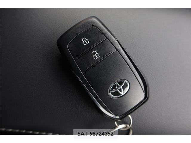 Toyota AQUA 2023-05 331906-22
