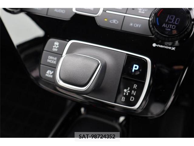 Toyota AQUA 2023-05 331906-8