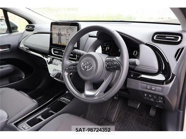 Toyota AQUA 2023-05 331906-7
