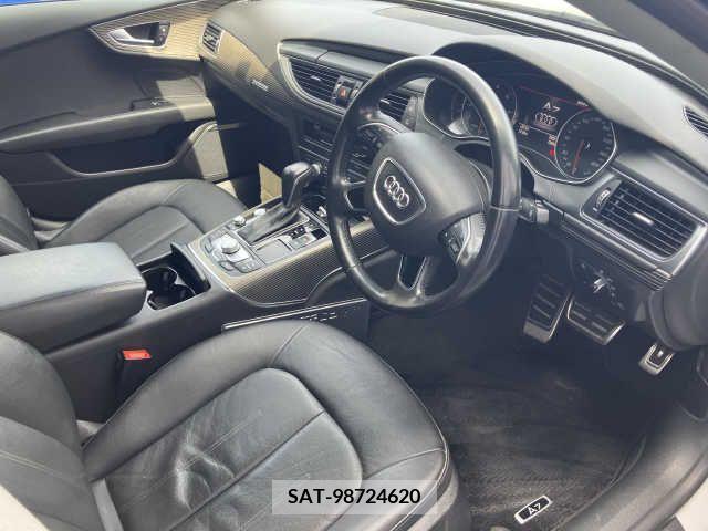 Audi A7 2015-07 261121-1