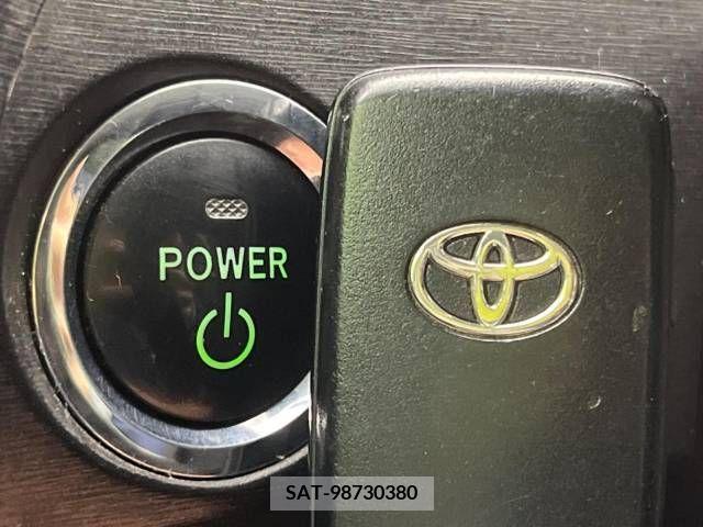 Toyota PRIUS 2009-10 321979-4