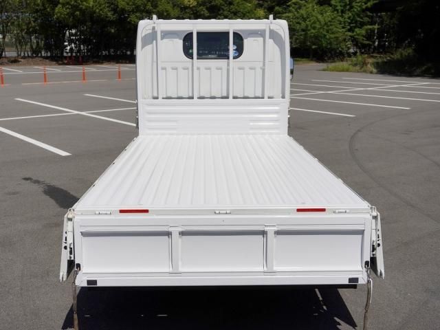 Nissan ATLAS 2018-09 196071-10