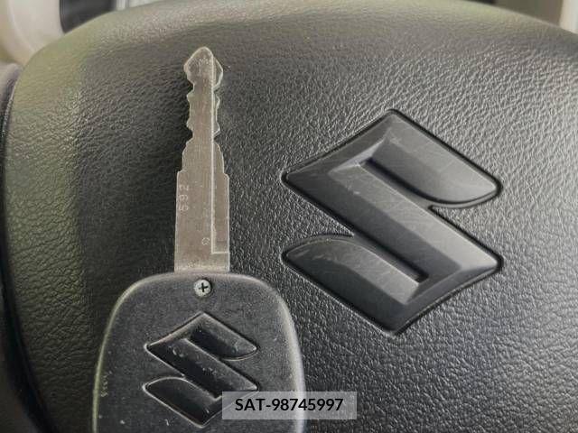 Suzuki ALTO 2019-04 305153-6