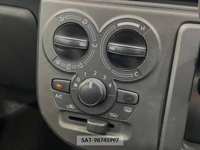 Suzuki ALTO 2019-04 305153-4