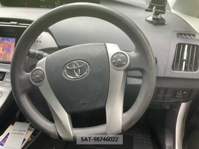 Toyota PRIUS 2014-02 393451-14