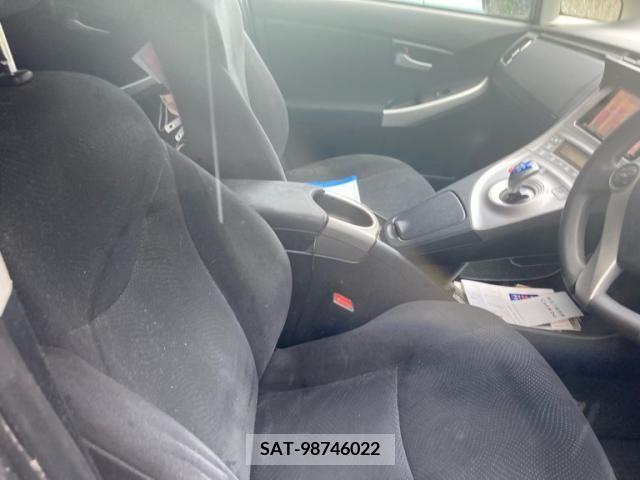 Toyota PRIUS 2014-02 393451-13