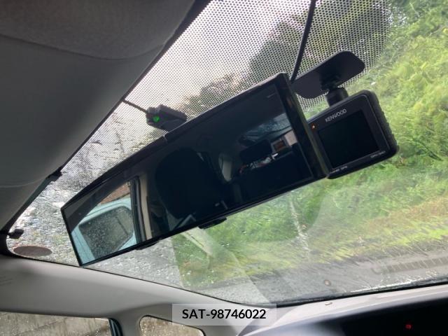 Toyota PRIUS 2014-02 393451-18