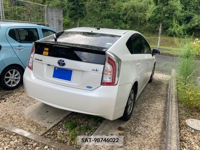 Toyota PRIUS 2014-02 393451-4