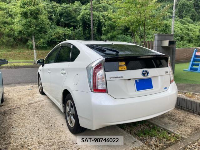 Toyota PRIUS 2014-02 393451-3