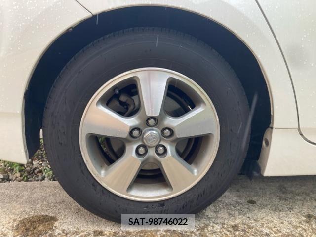 Toyota PRIUS 2014-02 393451-8