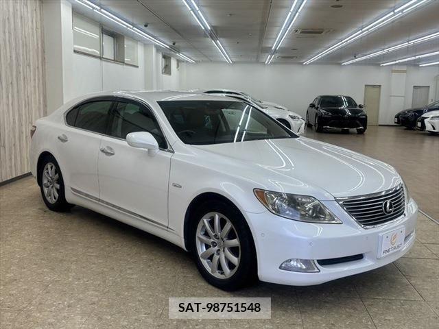 Lexus LS 2008-02 275439-2