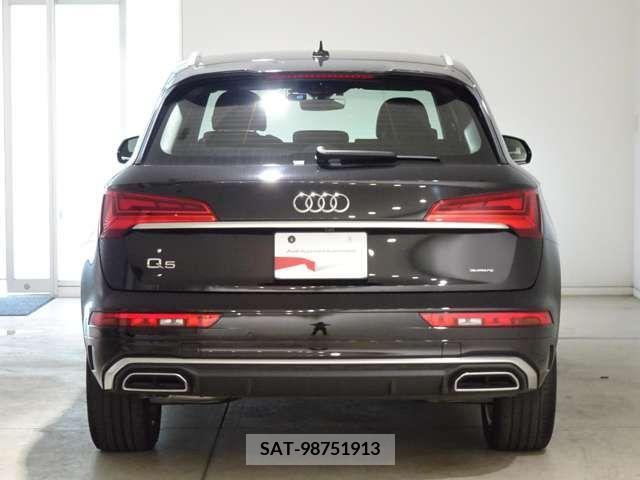 Audi Q5 2021-06 379725-3
