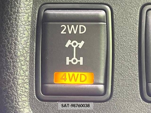 Nissan NOTE 2018-08 213400-2