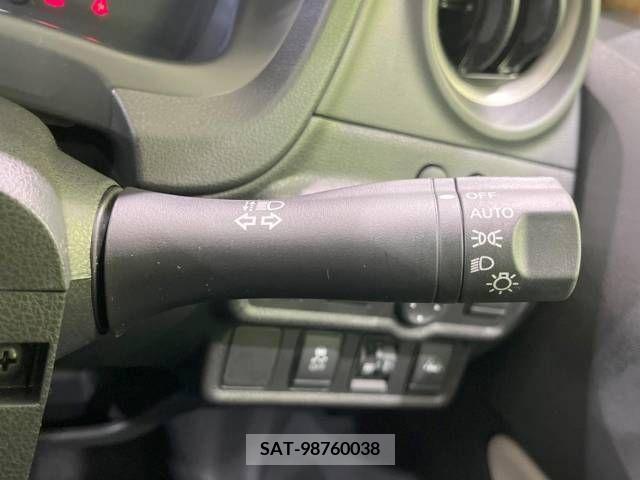 Nissan NOTE 2018-08 213400-6