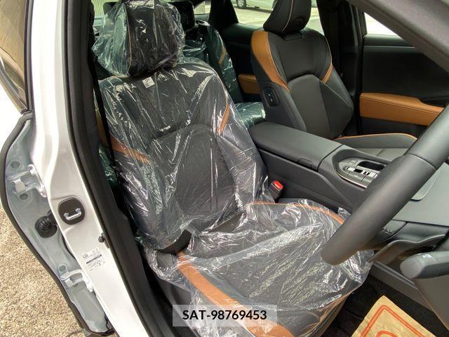Toyota CROWN 2023-04 200635-18