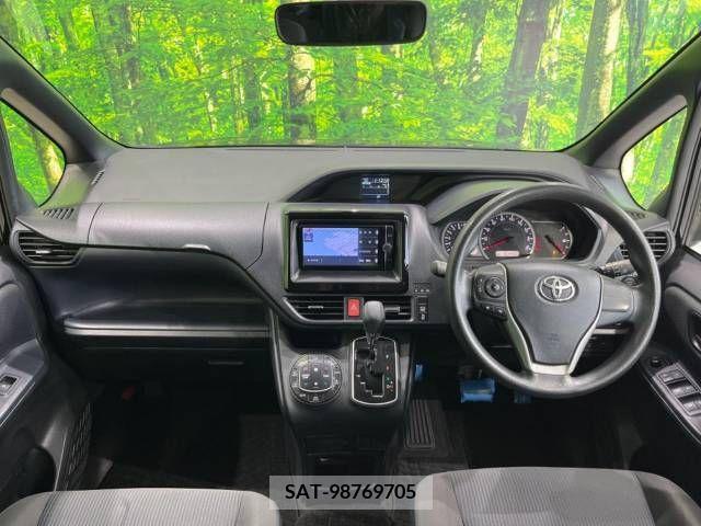 Toyota VOXY 2014-07 289086-1