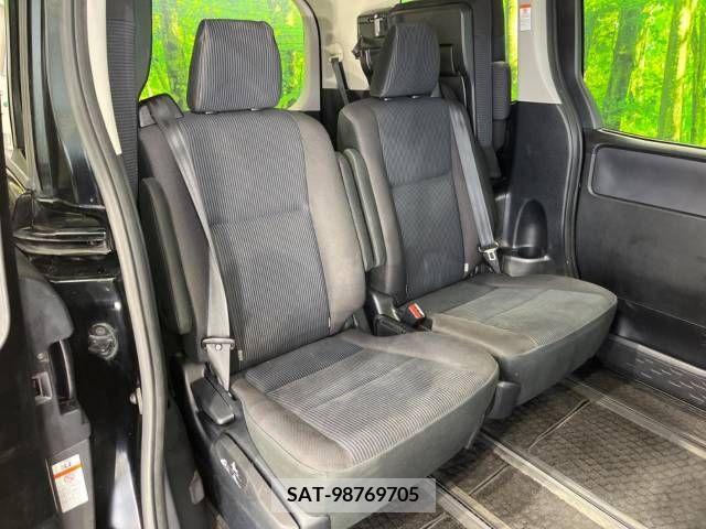 Toyota VOXY 2014-07 289086-11