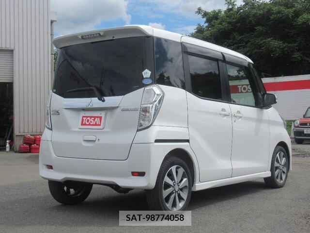 Mitsubishi EK SPACE 2014-09 359599-4