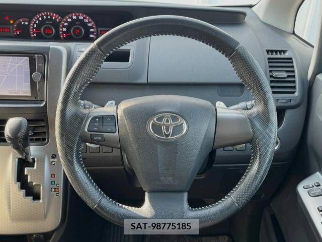Toyota VOXY 2013-08 255549-11