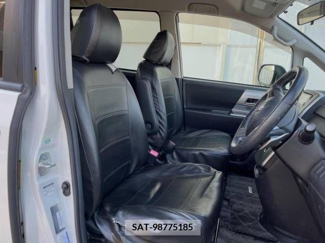 Toyota VOXY 2013-08 255549-7