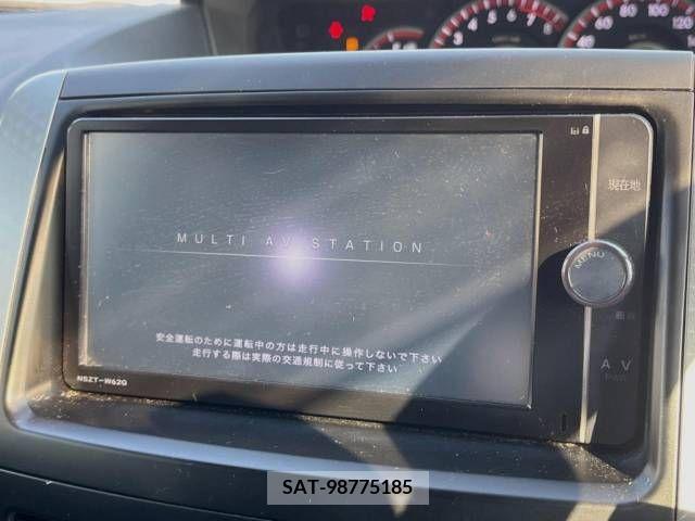 Toyota VOXY 2013-08 255549-3