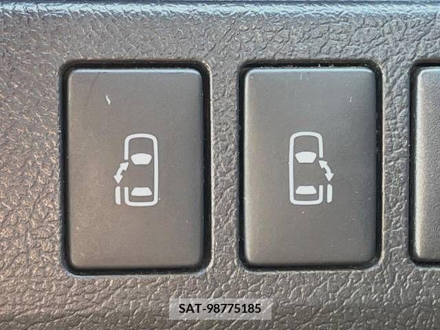 Toyota VOXY 2013-08 255549-2