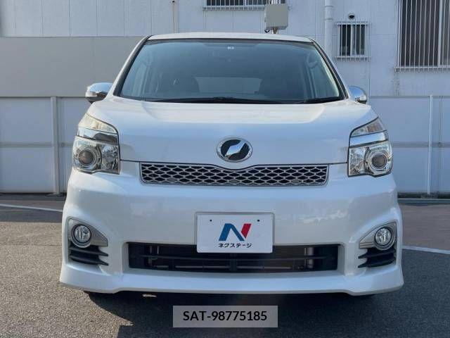 Toyota VOXY 2013-08 255549-14