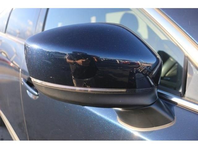 Mazda CX-8 2018-10 17487-7